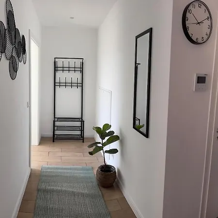 Boutique Lucca - Parkplatz - Bahnhof * Osnabrueck