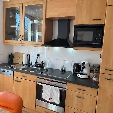 Boutique Lucca - Parkplatz - Bahnhof *